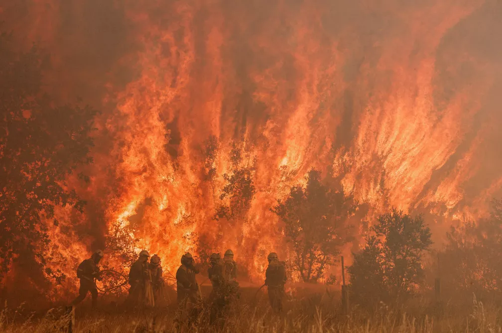 Espanha combate incêndios florestais provocados por onda extrema e incomum de calor