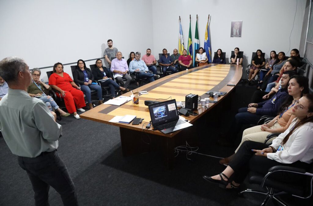 Escola do Legislativo promove curso de língua de sinais para servidoresIniciativa contribui para tornar Câmara Municipal de Dourados cada vez mais inclusiva e acessível